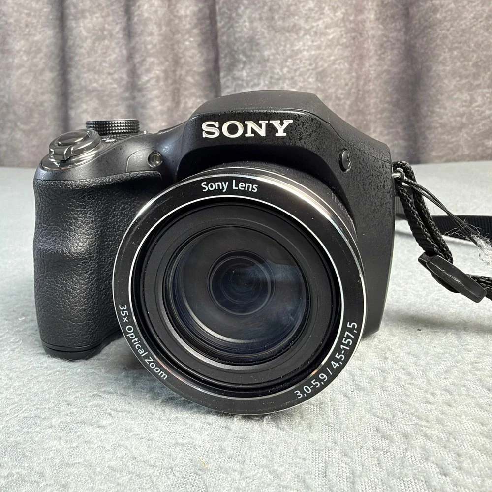 Sony Cyber-shot DSC-H300 20.1MP Digital Camera 35x Optical Zoom Black Bundle